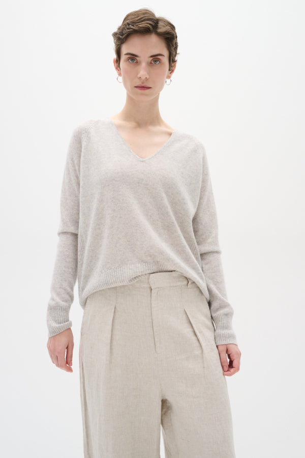 Lukka V-Neck Pullover