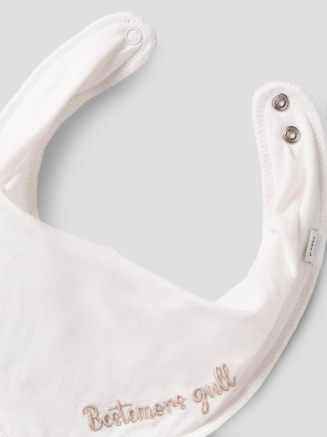 NBNYATTE SCARF BIB