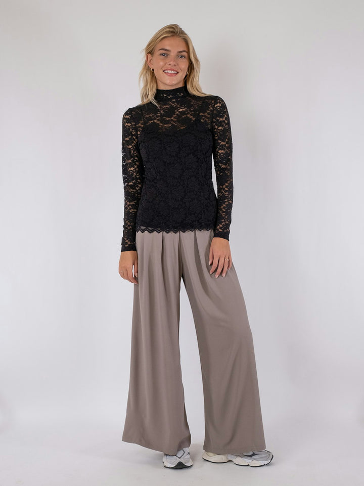 Liza Laceflower Blouse