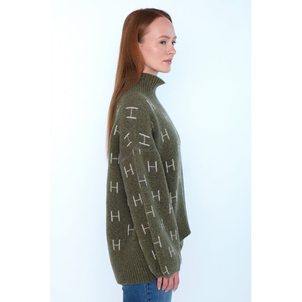 FAM Short Sweater
