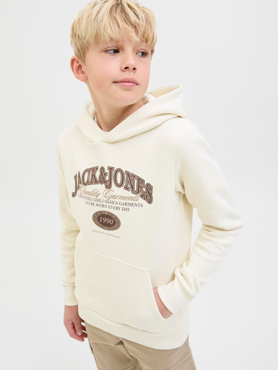 JJARI BRANDING HETTEGENSER