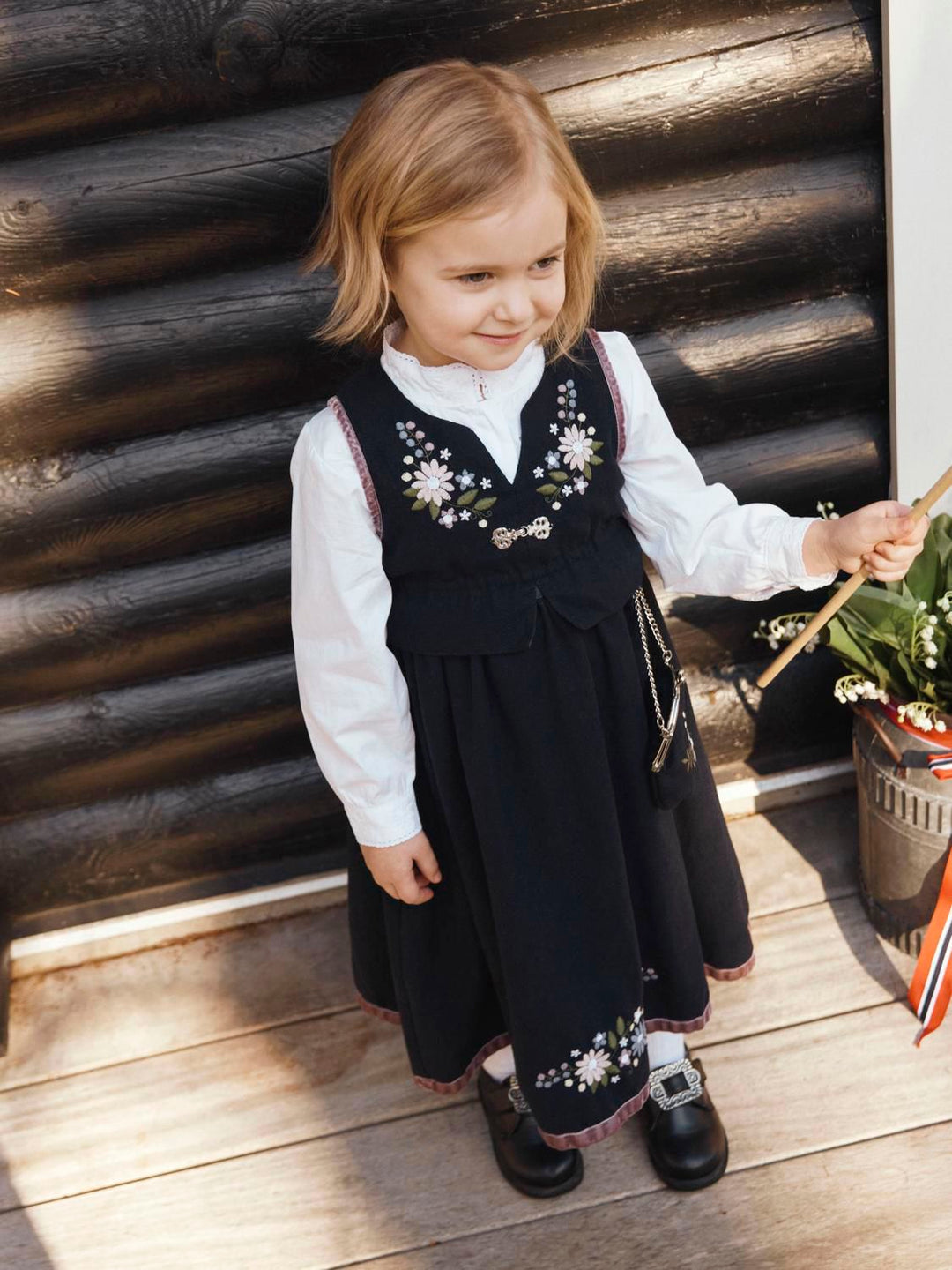 NMFTERINA FESTDRAKT SKJORTE