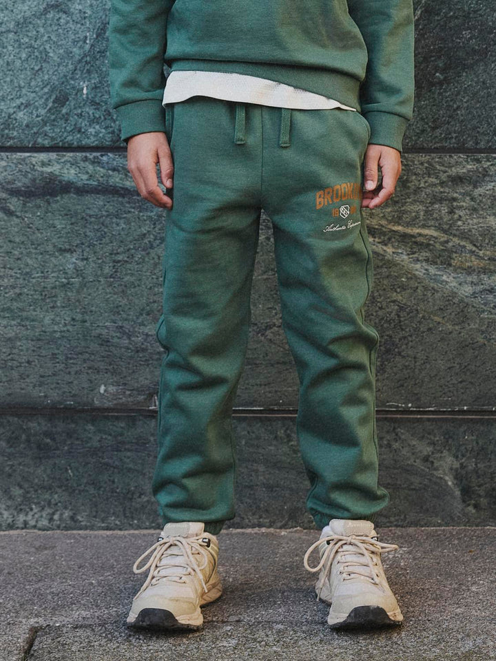 NKMNEWI JOGGEBUKSE