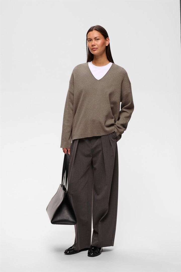 Tildaiw V-Neck