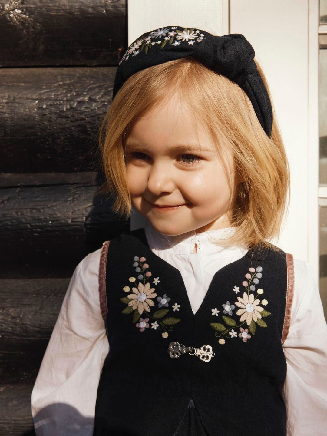 NMFTERINA FESTDRAKT SKJORTE